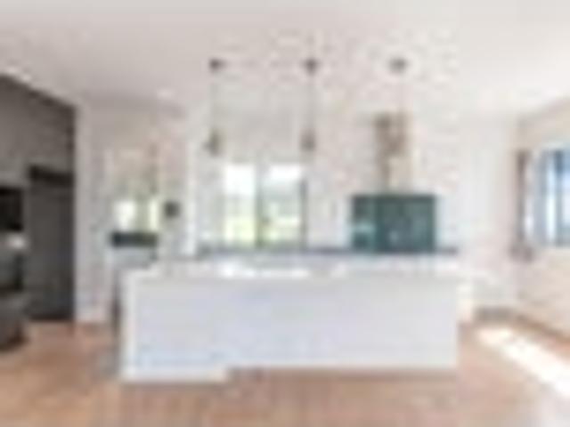 Townhouse for rent in Whangaparaoa, Oroua County