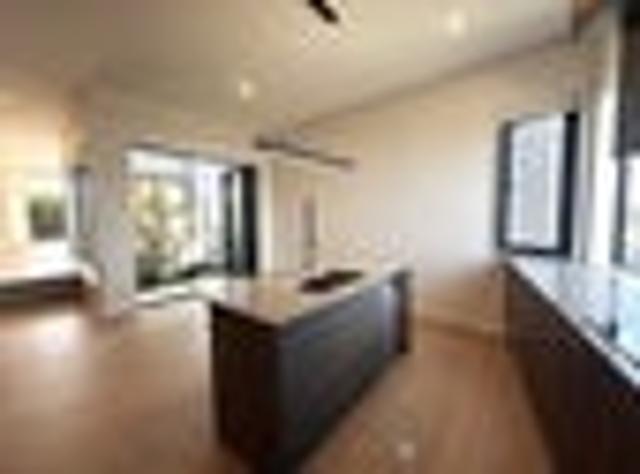 Townhouse for rent in Whangaparaoa