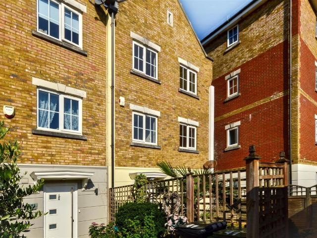 House for rent in Crumbles, Eastbourne