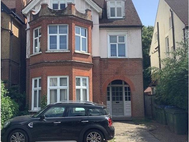 Apartment for rent in Blackhills, Surrey