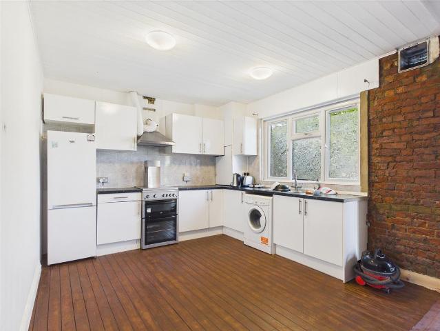 House for rent in London Borough of Ealing, Greater London