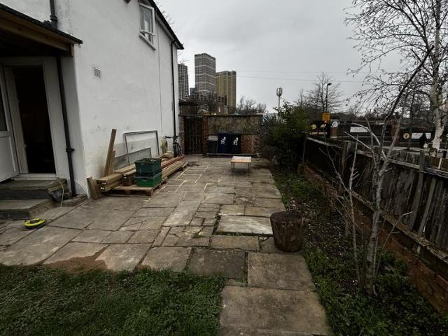 House for rent in London Borough of Ealing, Greater London