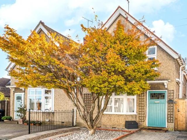 House for sale in Farnham, Waverley