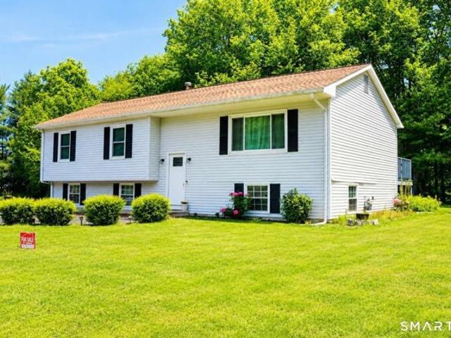 House for sale in Shelton, Connecticut
