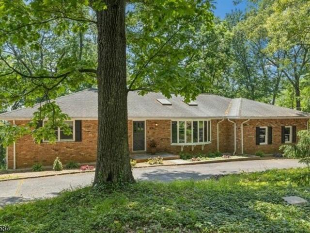 House for sale in Gillette, New Jersey