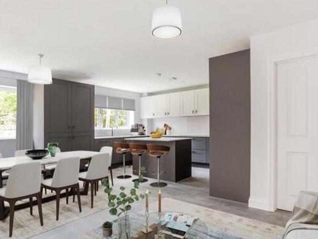 House for sale in Ascot