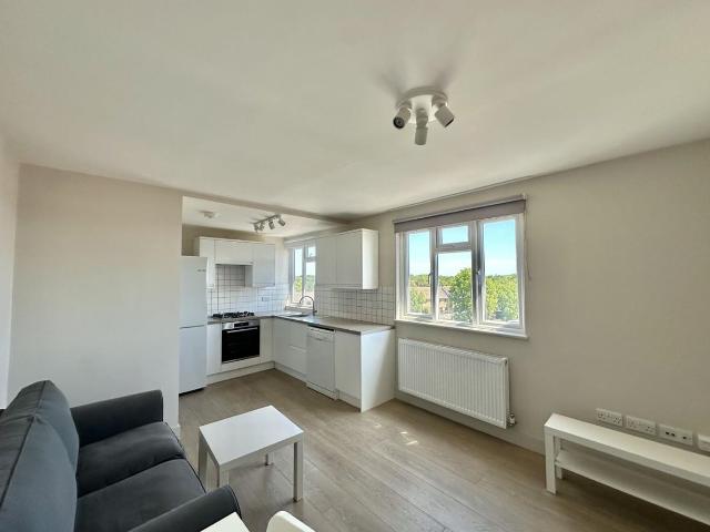 Apartment for rent in Ickenham, Greater London