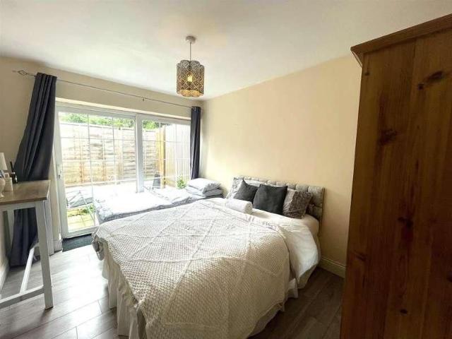 Apartment for rent in London, Isle Of Man