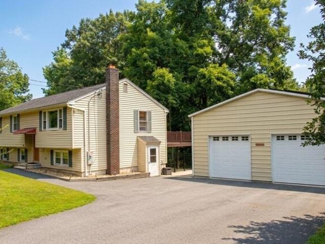 House for sale in Camp Kiwanis, Tyngsborough