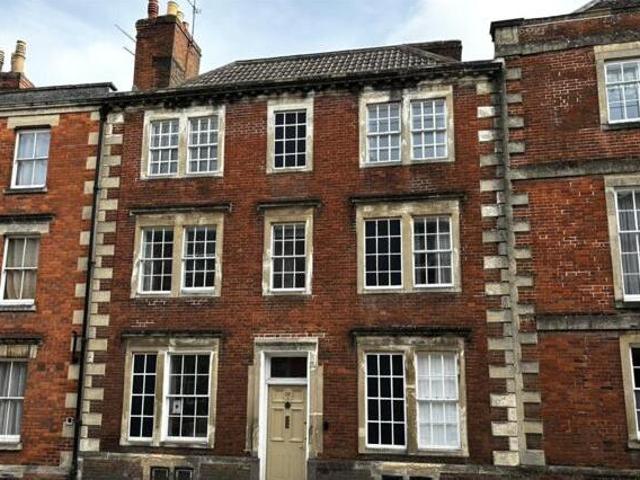 House for sale in Devizes, Wiltshire
