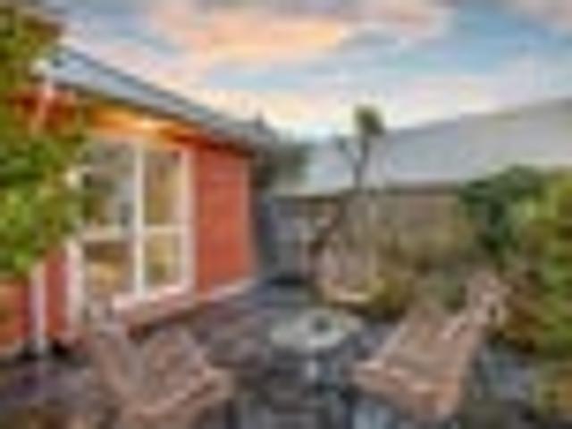 Apartment for sale in Heathcote, Canterbury