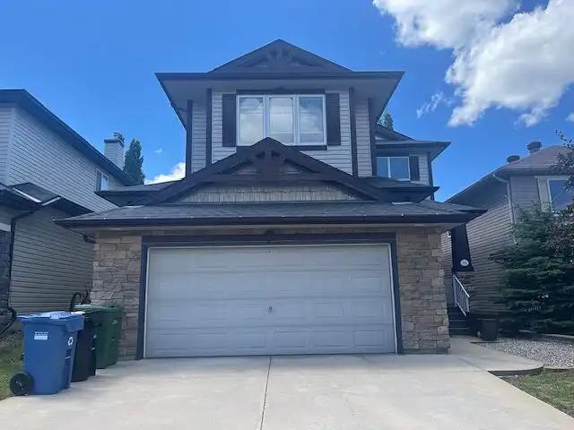 House for rent in Crestmont, Calgary