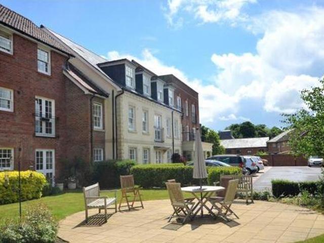 House for sale in Fole, Surrey