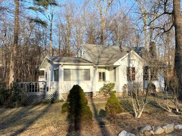 House for sale in Branchville