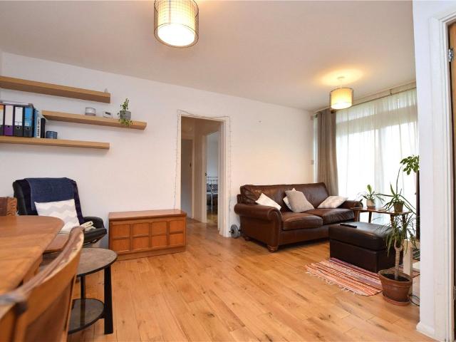 Apartment for rent in Seven Kings, Greater London