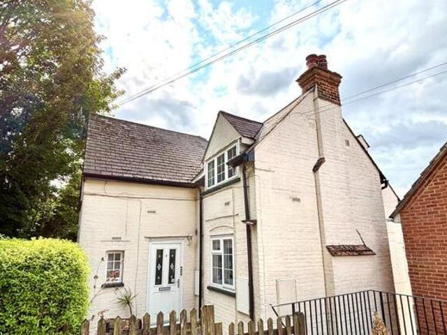 House for sale in Fole, Surrey