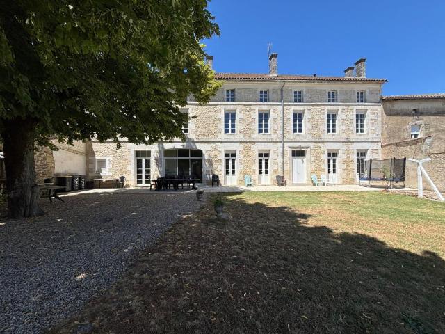 Maison vente à Cognac, Saint-cybardeaux