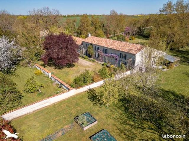 Maison vente à Saint-Jean-d'Angély, Villeneuve-la-comtesse
