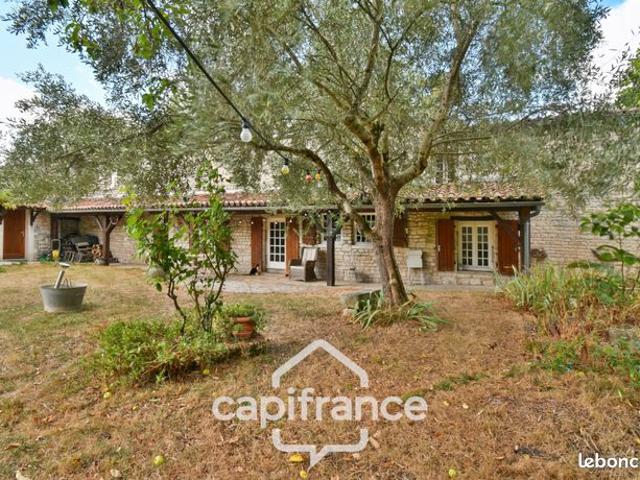 Maison vente à Saint-Séverin-sur-Boutonne, Charente-Maritime