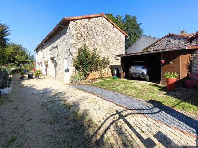 Maison vente à Montmorillon, Saint-saviol