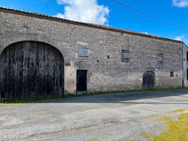 Maison vente à Saint-Jean-d'Angély, Brie-sous-matha