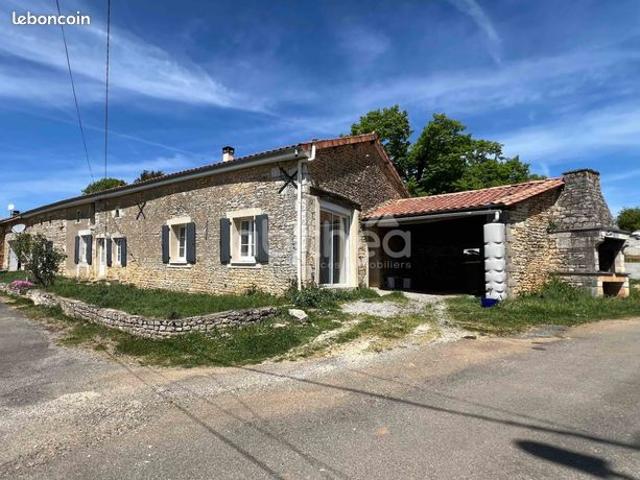 Maison vente à Confolens, Saint-mary