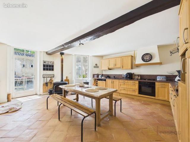 Maison vente à Jonzac, Saint-georges-des-agoûts