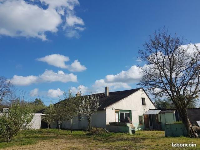 Maison vente à La Flèche, Louailles