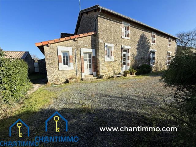 Maison vente à Fontenay-le-Comte, Saint-cyr-des-gâts