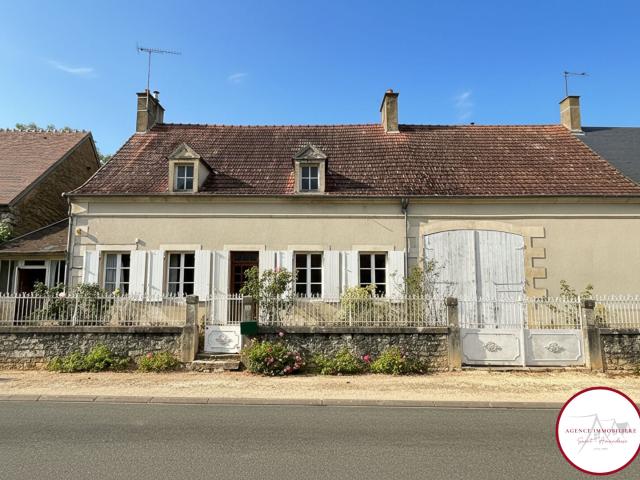 Maison vente à Saint-Amand-Montrond, Farges-allichamps