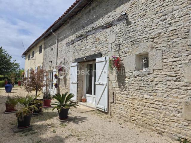 Maison vente à Montmorillon, Saint-saviol
