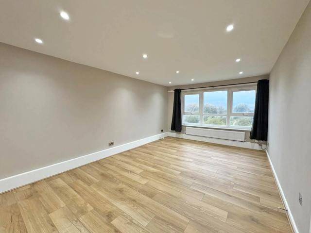 Apartment for rent in Shaw Side, Oldham