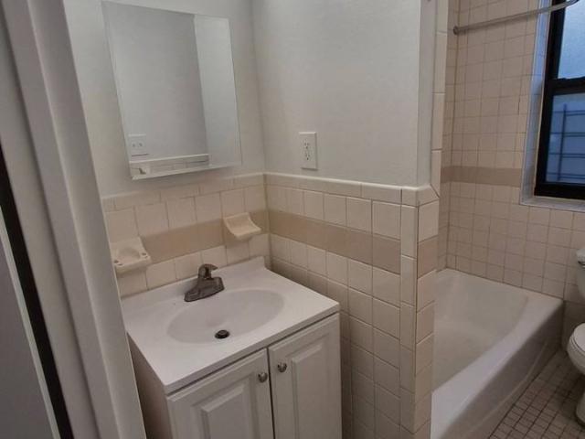 Apartment for rent in The Bronx, Arverne