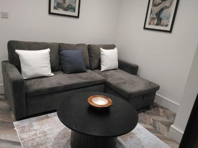 Apartment for rent in Worcester Park, Greater London