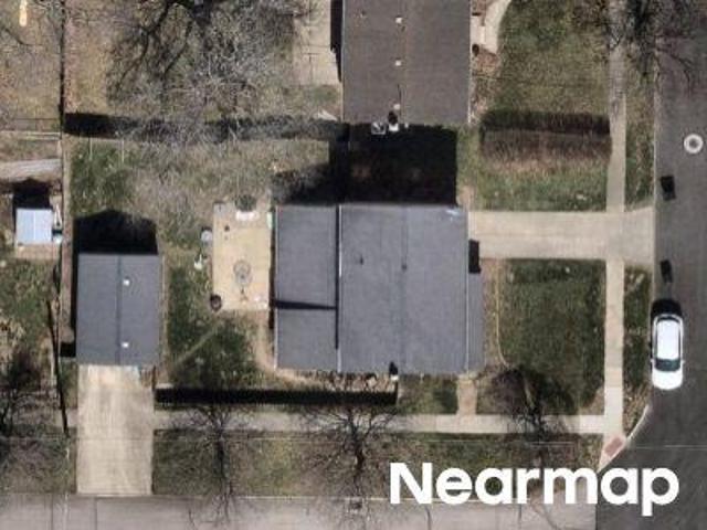 House for sale in Elyria
