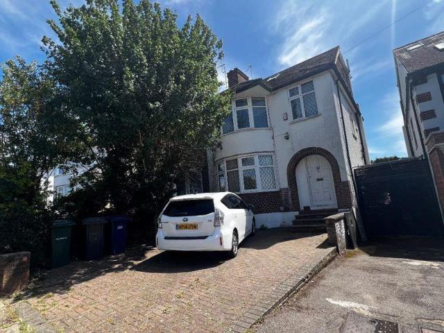 House for rent in Mill Hill, Greater London