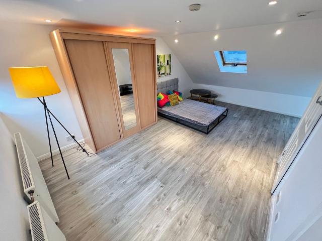 Room for rent in Mill Hill, Greater London