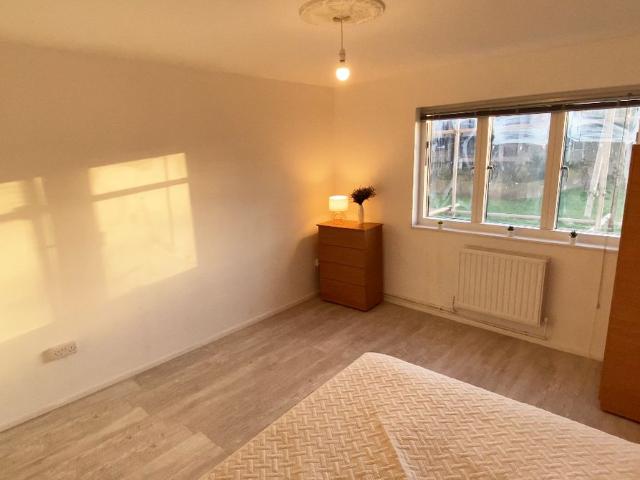 Room for rent in Old Kent Road, Greater London