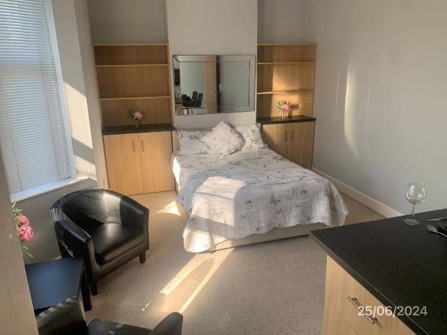 Room for rent in Poole