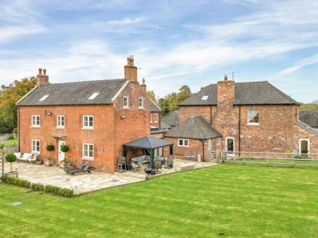 House for sale in Froggatt, East Midlands