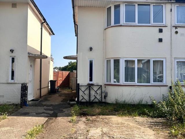 House for rent in London Borough of Hounslow, Greater London