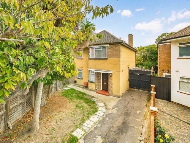 House for rent in London Borough of Richmond upon Thames, Greater London