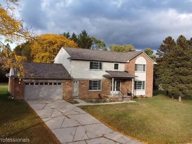 House for sale in Rochester Hills, Michigan