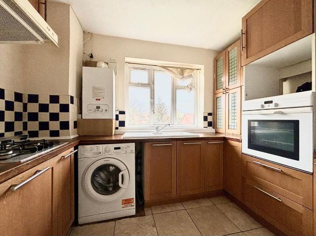 Apartment for rent in Marks Gate, Greater London