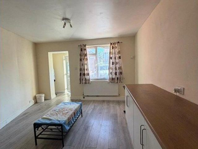 House for rent in London Borough of Ealing, Greater London