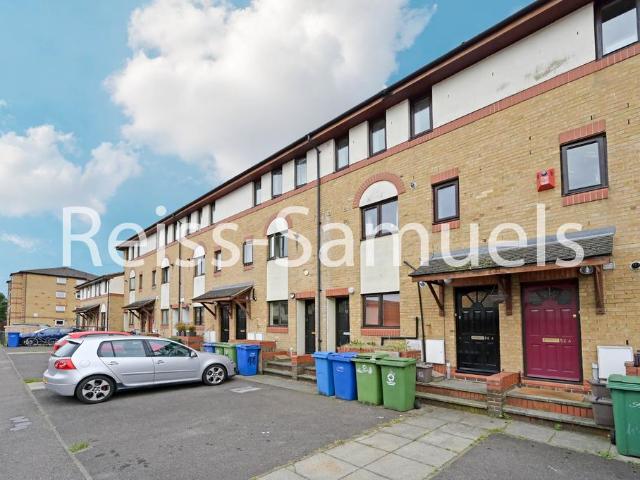 House for rent in Lynton Estate, Greater London