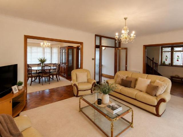 House for rent in Woodside Park, Greater London