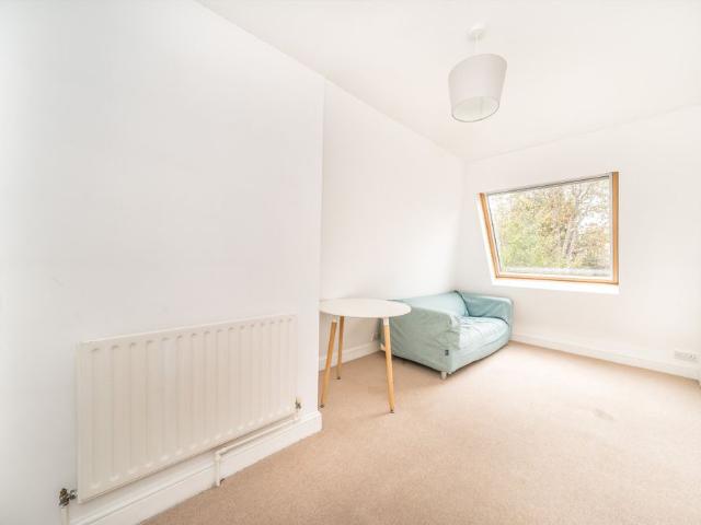 Apartment for rent in Tooting Graveney, Greater London