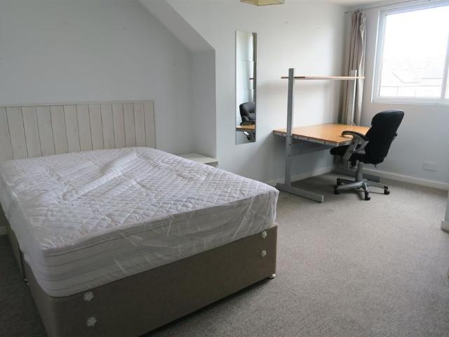 Room for rent in Bishopston, Feckenham