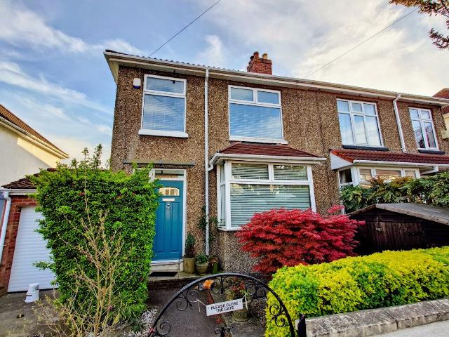 Studio for rent in Bishopston, Feckenham